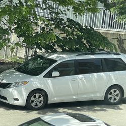2014 Toyota Sienna