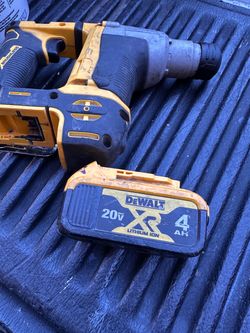 DeWalt 20V ATOMIC SDS Plus Rotary Hammer – Battery & Charger