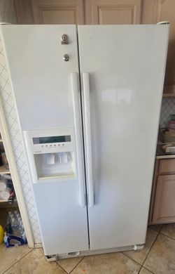 WHIRPOOL REFRIGERATOR