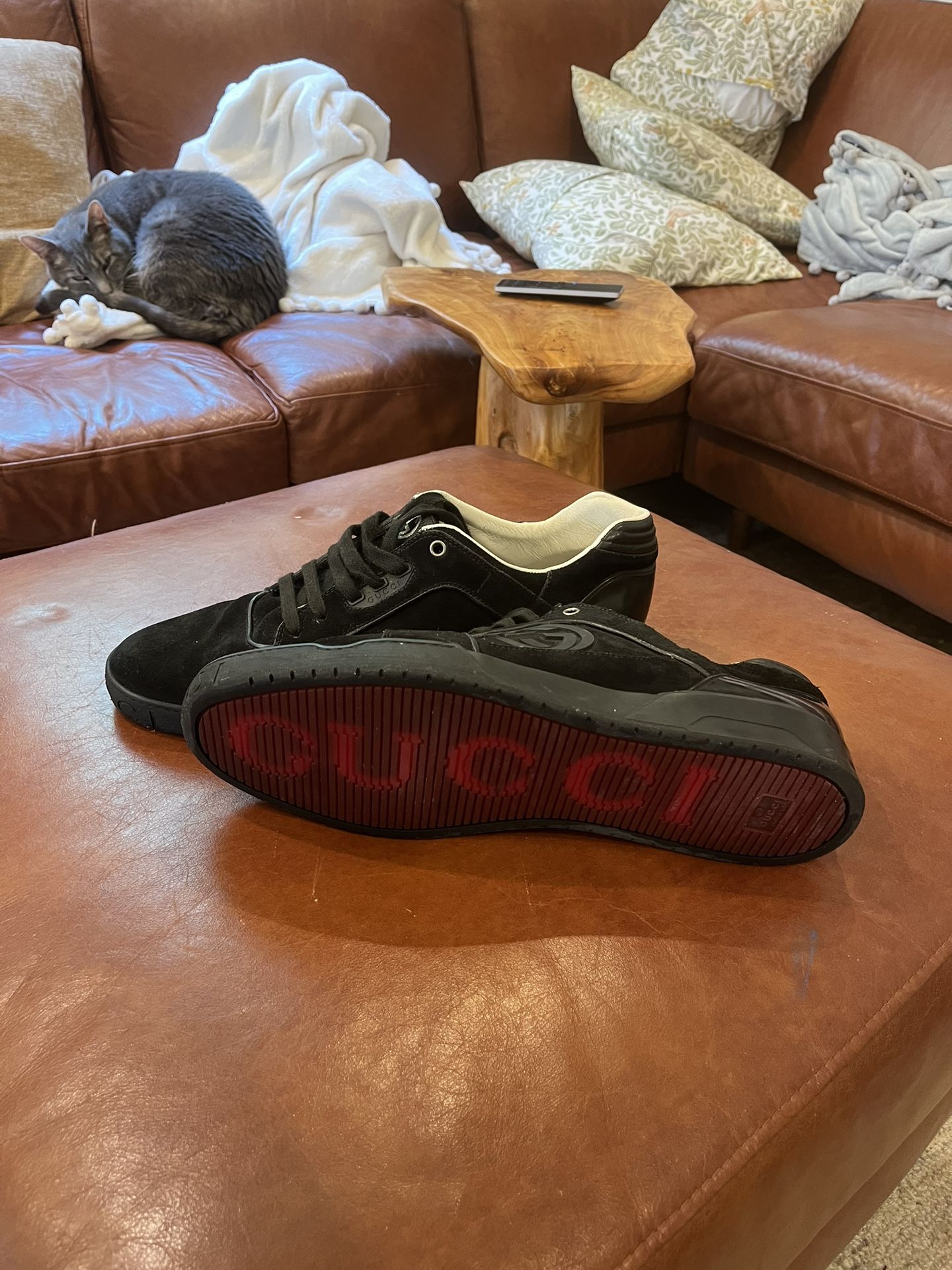 Gucci low top black suede men’s shoes red bottoms-price negotiable