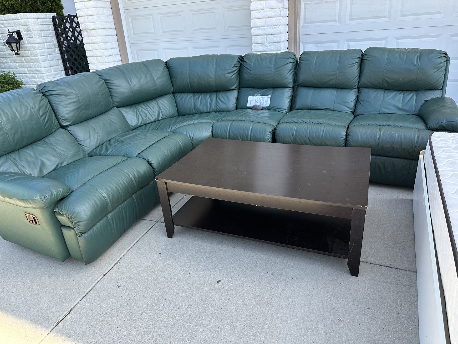 Lovely Leather Sofa - Super Comfy!