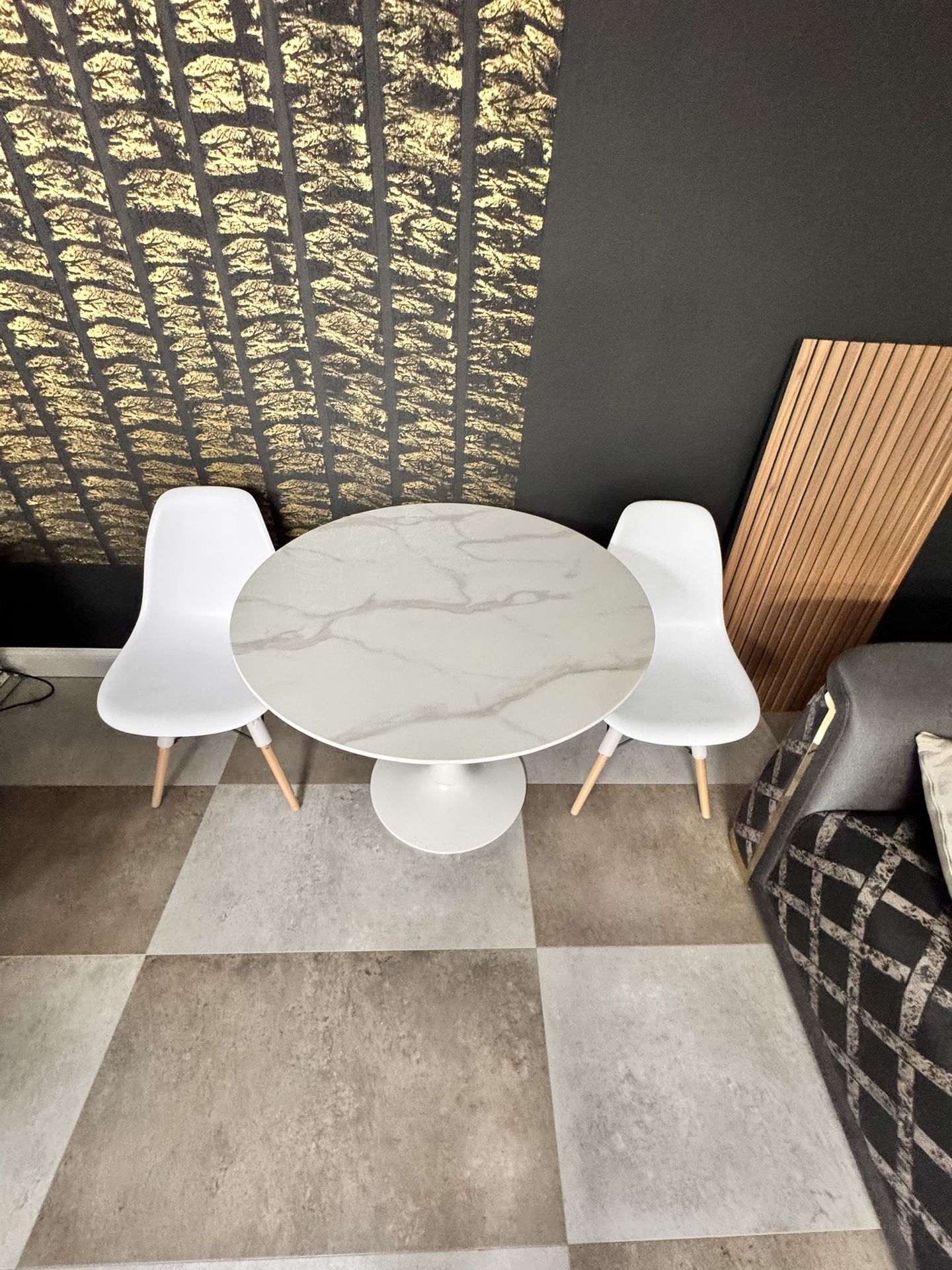 Marble Coffee Table & 2-4 Chairs