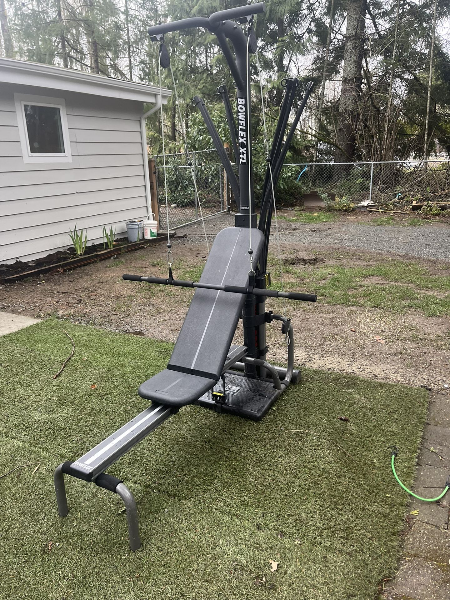 Bow flex exercise equipment