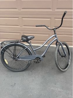 Women’s beach cruiser