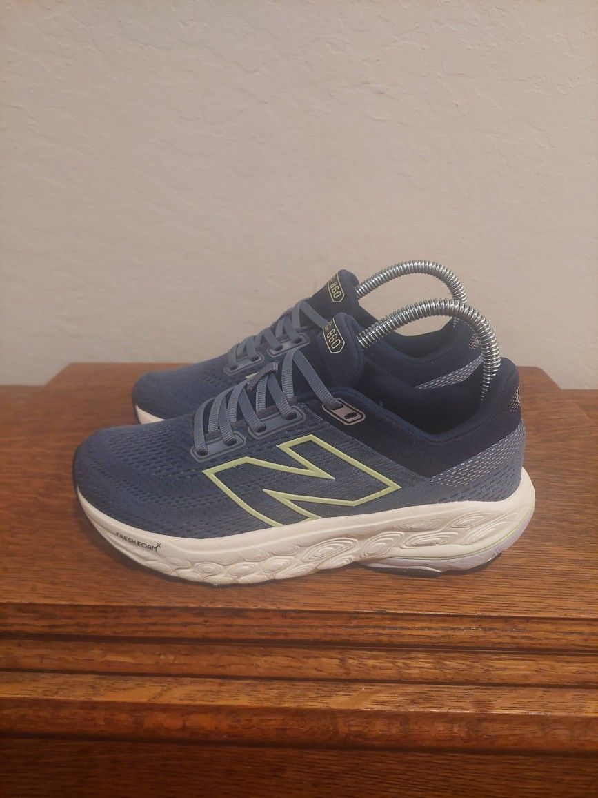 New Balance Fresh Foam X 860v14 Athletic Running Shoes
Women's Size 6.5 B