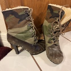 Fleece lined heeled boots 8.5
