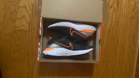 Nike renew (never worn)