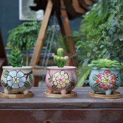 3pcs 4.5inch Hand-Painted Flower Ceramic Succulent Planters with Bamboo Tray Set of 3,Handicraft as Gift Cactus Herb Flower Pots with Drain Hole Indoo