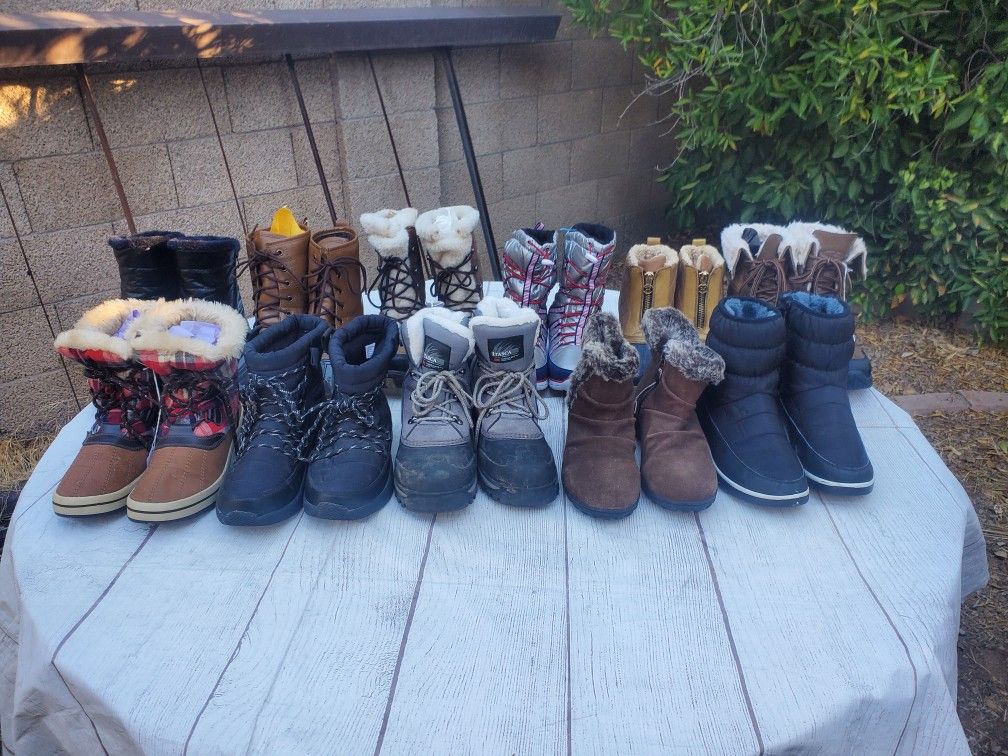 Snow Boots Womens Size 8 (See Description)