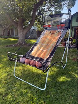 Basketball arcade game