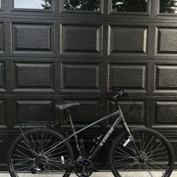 Trek Verve 2 Hybrid Bike