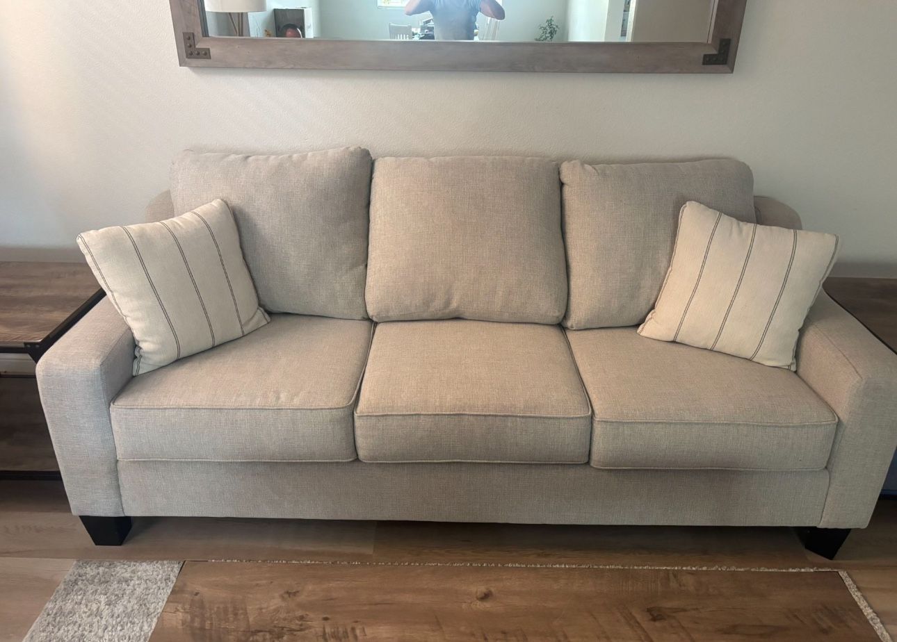 Mor Sofa And Chair