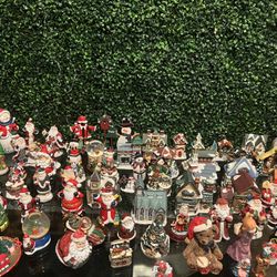 Christmas Vintage Santa 🎅,houses 🏠 ,snowman’s ⛄️ And More Other Beautiful Vintage’s Souvenirs ❤️