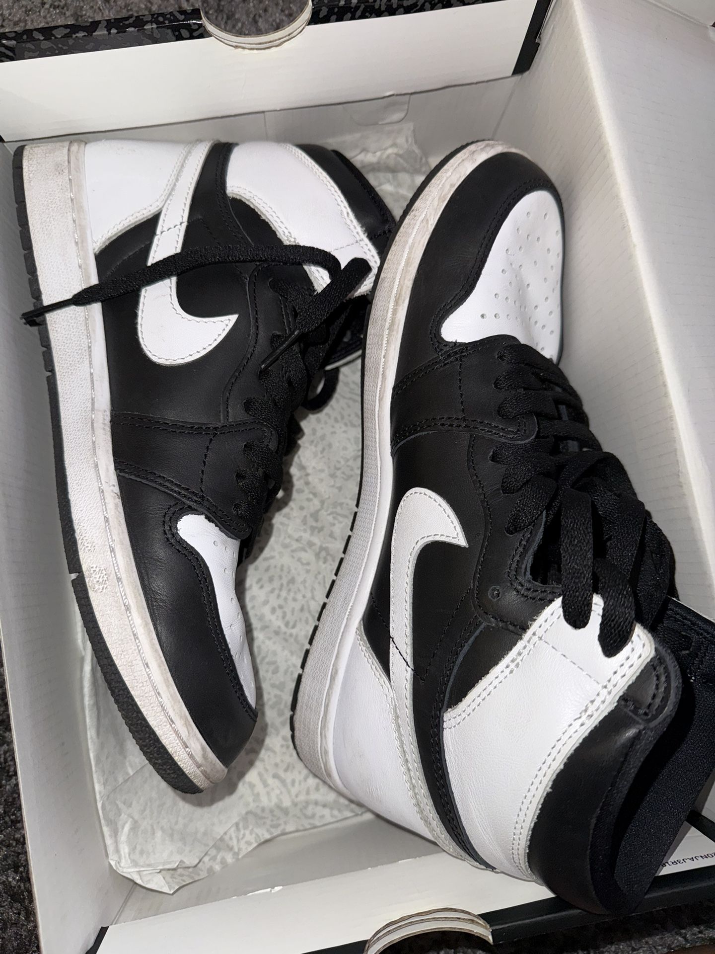 Jordan 1 Mids