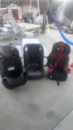 Car Seats like new  aciento de niños barato
