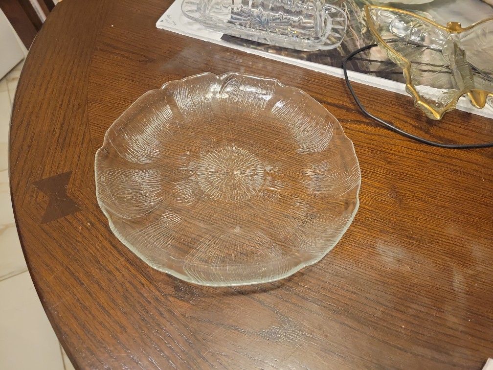 Arcoroc France Fleur Flower Embossed Clear Glass Dinner 9 Inch Plate