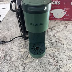 Keurig Coffee Maker (Green)