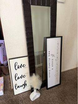 Mirror & decor