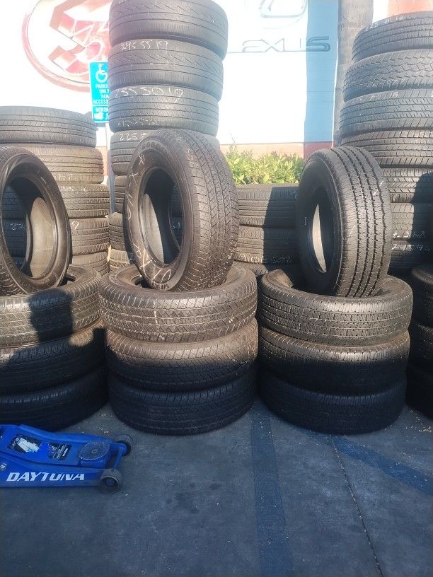 255/70R18 BRIDGESTONE A SET OF FOUR USED TIRES, INCLUDES MOUNTING AND BALANCING