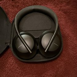 Bose 700 Bluetooth Headphones With Case - Working