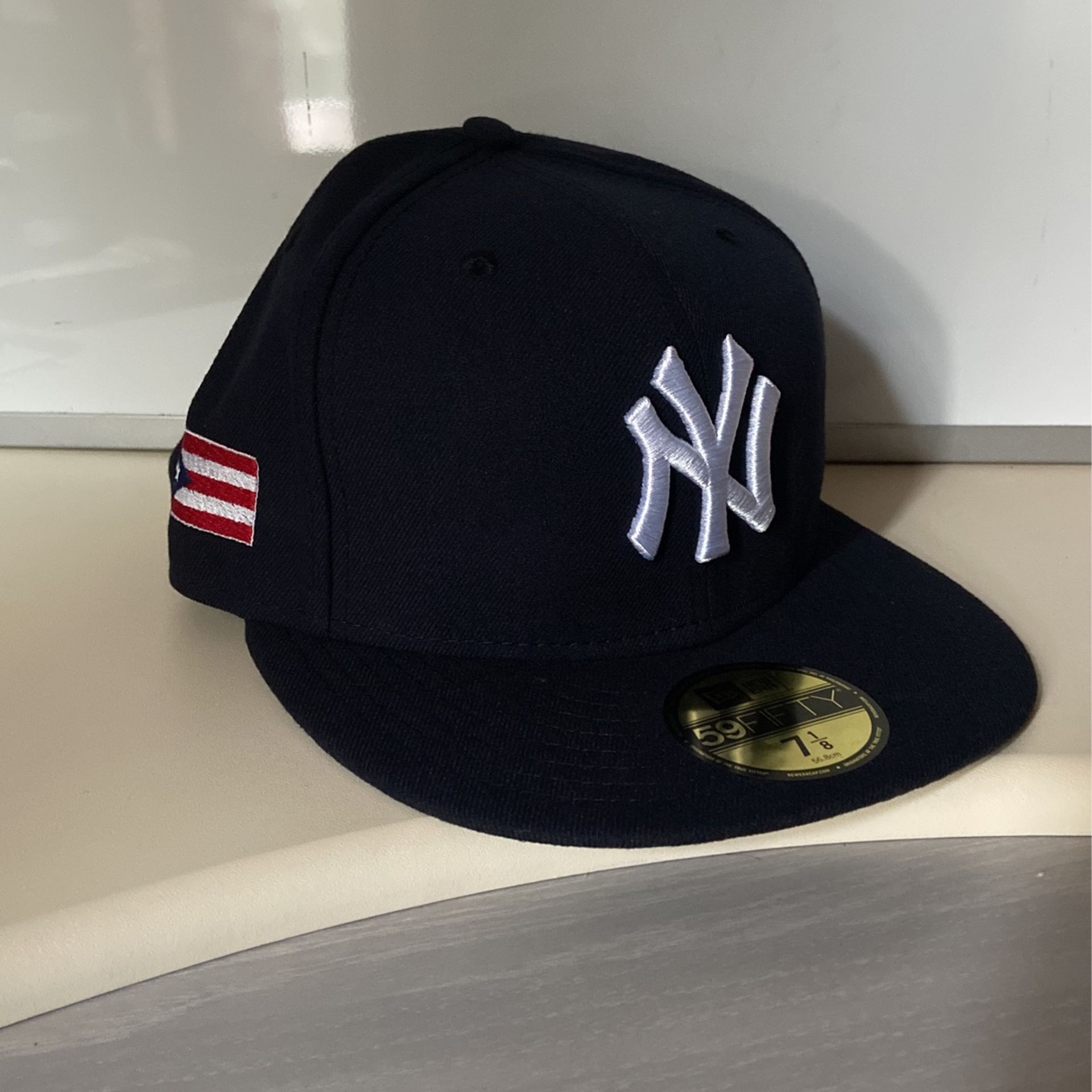 NY Yankee New Era Fitted Hat 7 1/8 With PR Flag