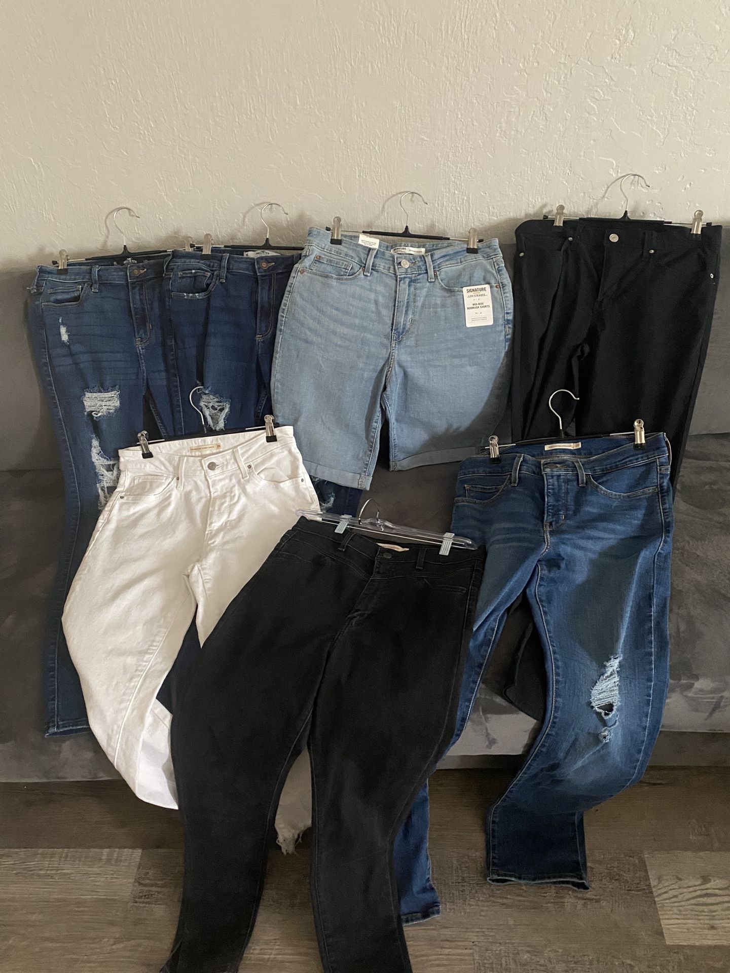 Levis And Hollister Rand Size 29