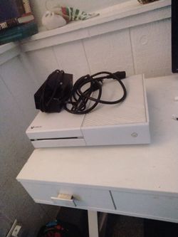 " white" Xbox 1.