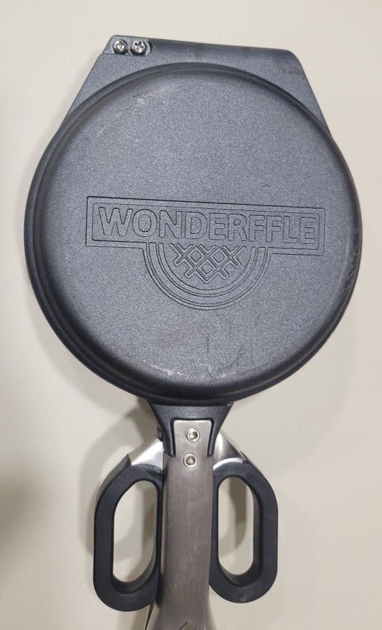 Wonderffle Stuffed Waffle Iron