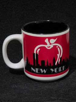 1987 New York "Big Apple" World Trade Center Mug