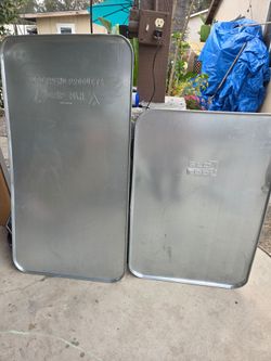 Metal oíl drip pans