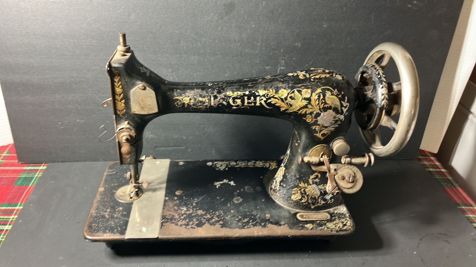 Antique Singer Sewing Machine Fiddle Back Treadle Head