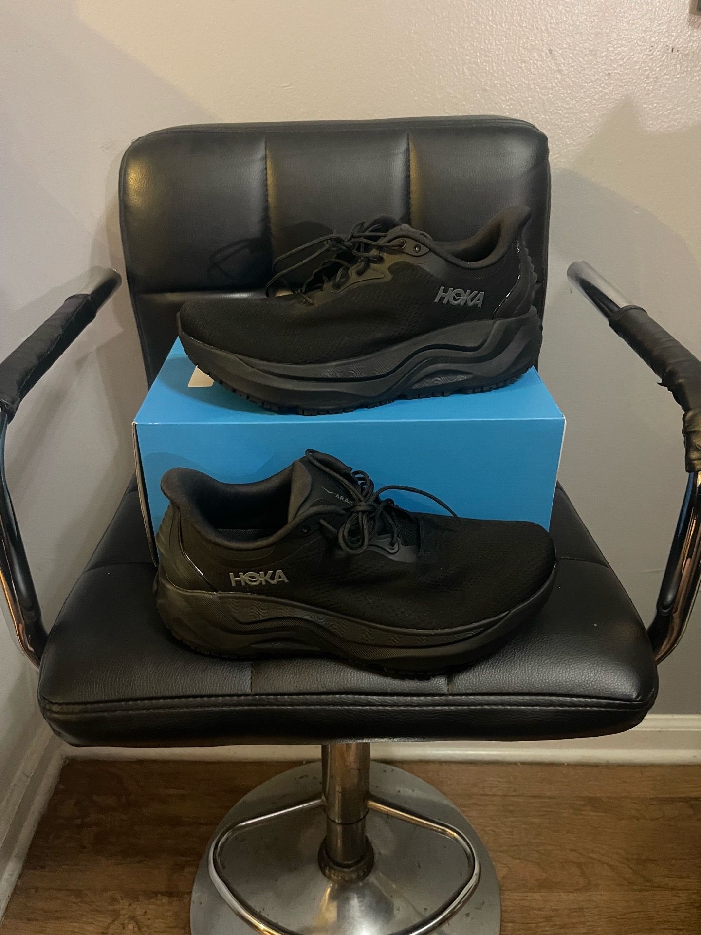 Hoka Arahi SR Oil resistant Size 9B Women’s $100