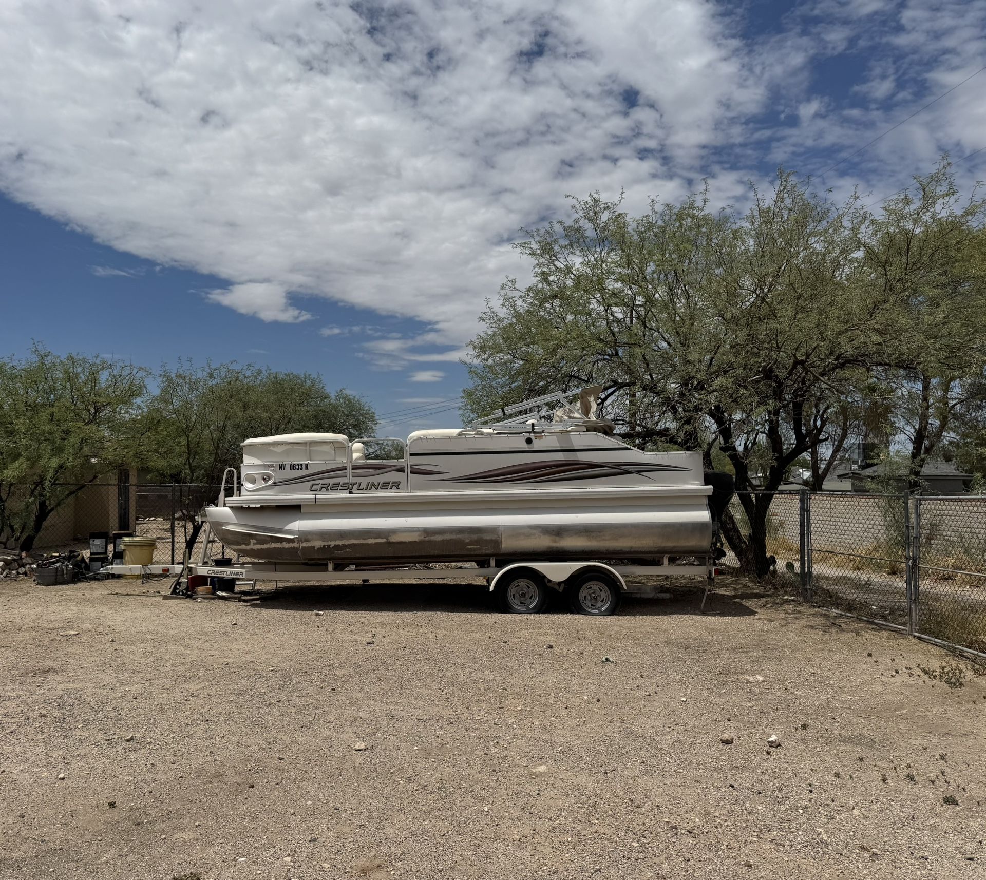 2006 Crestliner Angler 20’7” Pontoon and Trailer for Sale