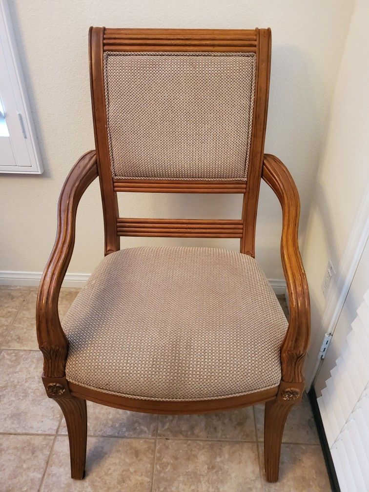 (4) Dining Room Chairs