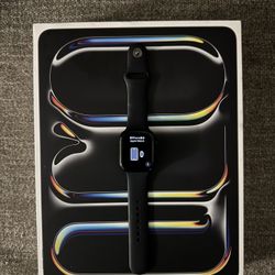 iPad Pro 13 Inch (M4) + Apple Watch Series 10