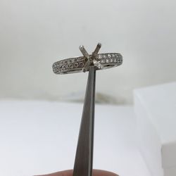 14k White Gold Diamond  Semi Mouth  Ring Size 8