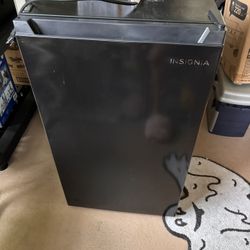 Mini Fridge 