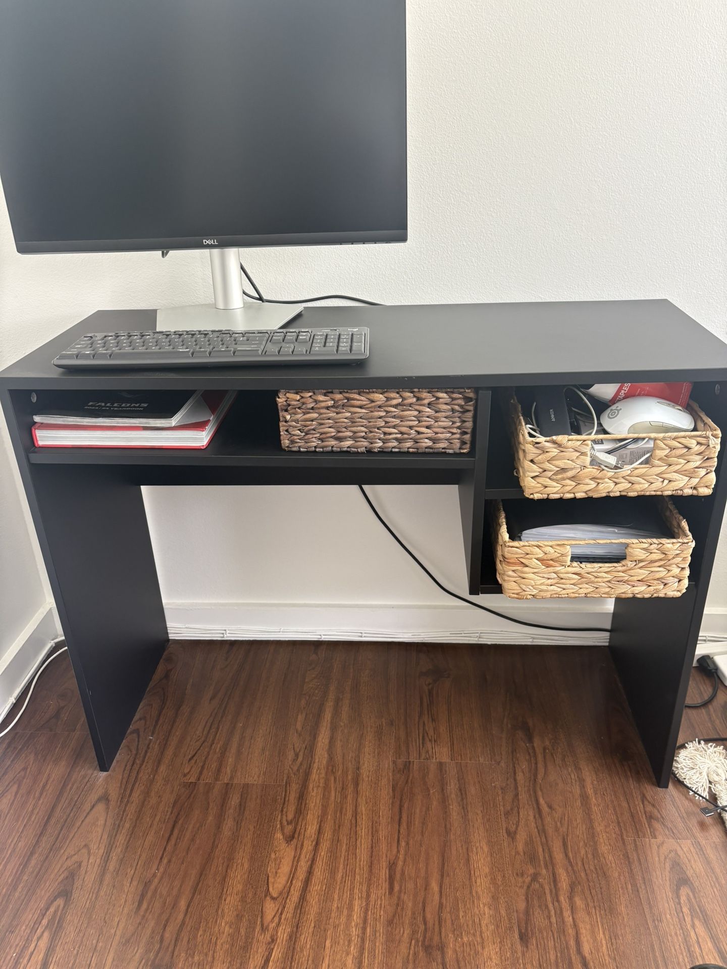 Black Desk