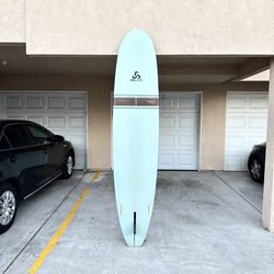 9’ Solana Surfboards Noserider Longboard with single fin in great condition  