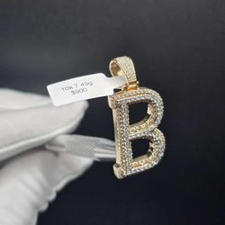 B Pendat In 10K Yellow Gold With Naturals Diamonds