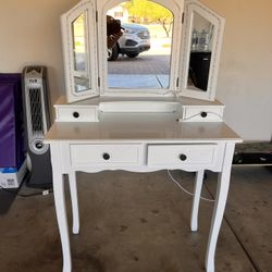 Girls Vanity