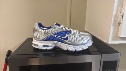 Nike walking shoes new in the box