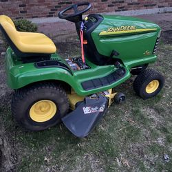 Lt150 John Deere Lawn Tractor Excellent Condition.