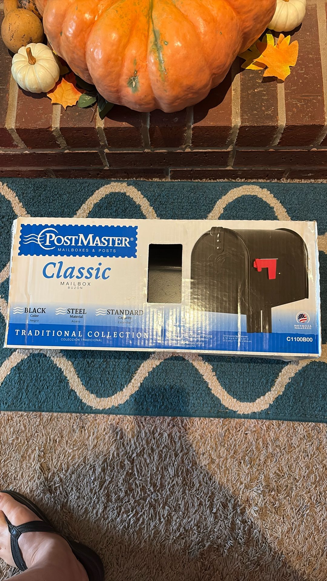 Postmaster Classic Mailbox