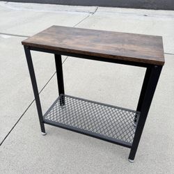 ***Free Small End Table