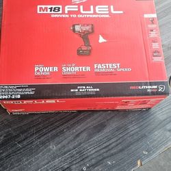 MILWAUKEE M18V FUEL BRUSHLESS IMPACT WRECH 1600LB DE TORQUE-1/2 -4 GENERACION COMBO KIT BRAND NEW 