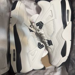 Jordan 4 Flight Club 