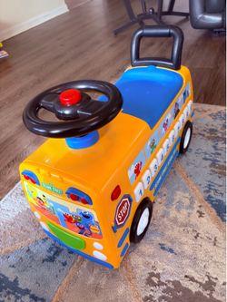 Toddler ride on Sesame Street bus ( has sounds and music)