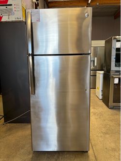 Used! GE 28” 17.5 Cu Ft Refrigerator