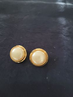 Round Pearl Clip-On Earrings Gold Tone